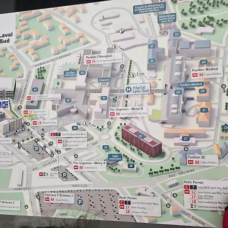 T1 A 2 Min Hopitaux Lyon Sud Fac De Medecine Et Terminus Metro B Appartement Pierre-Bénite Buitenkant foto